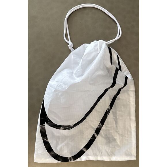 Nike Track & Field White/Black Drawstring Tote Shoe Bag Sack Backpack - Picture 4 of 6